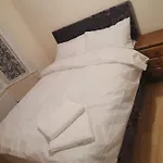 Single Room Near London Seven Kings Train Station