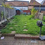 Single Room Near London Seven Kings Train Station